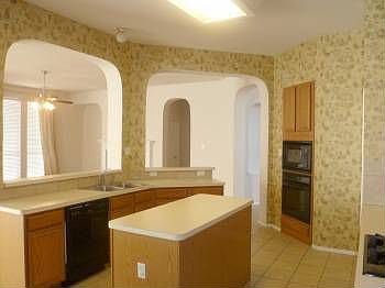 4th image of 6906 Thunderbird Dr