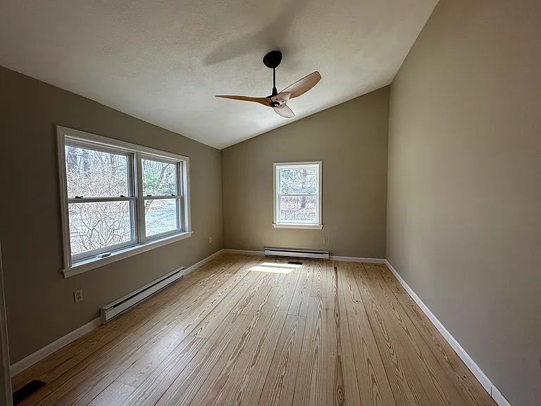 487 Carpenter Ln — Photo 17