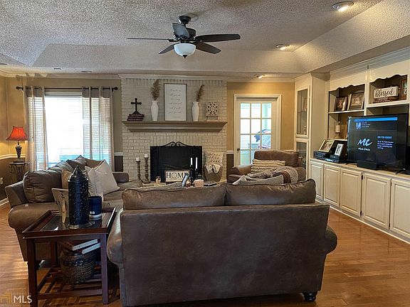 4th image of 114 Cedar Creek Dr
