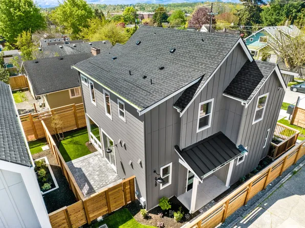 6728 17th Avenue NW #B, Seattle, WA 98117