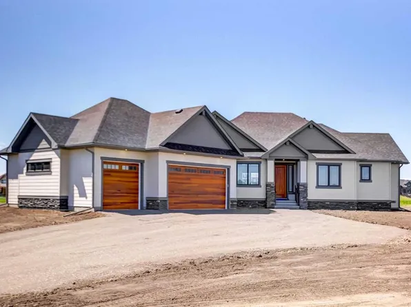 819 E Green Haven Close, Okotoks, AB T1S 0R3