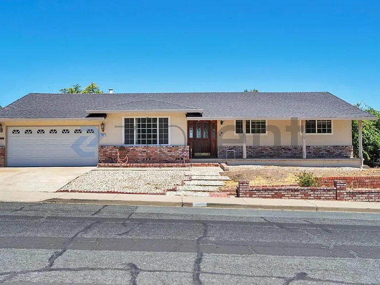 307 Boulder Dr — Photo 3