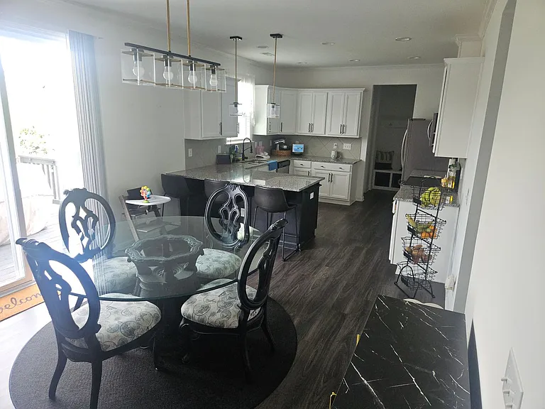 210 Montasel Ct — Photo 7