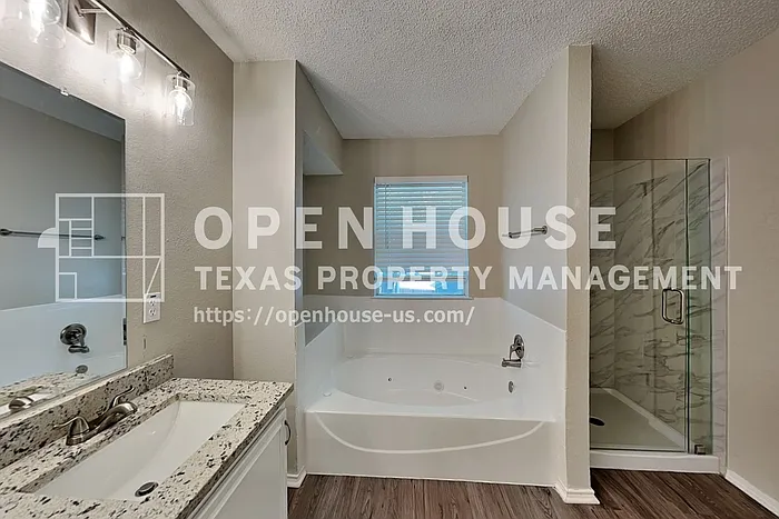 5711 Sterling Green Trl — Photo 13
