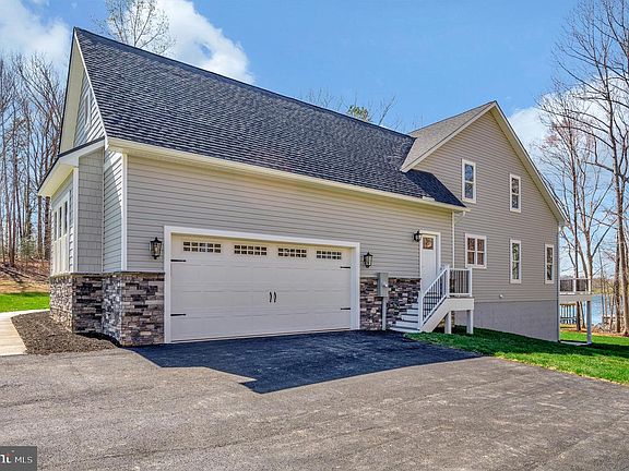 4th image of 2 Old House Rd