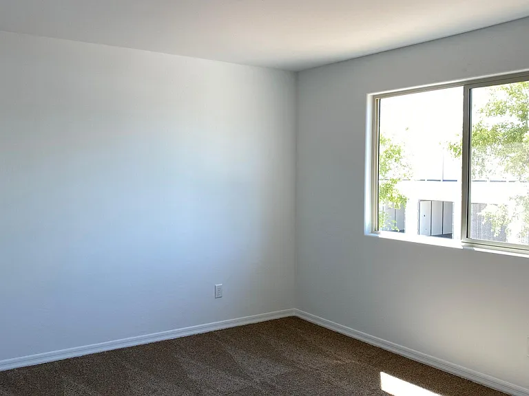 9009 W Jefferson St — Photo 10