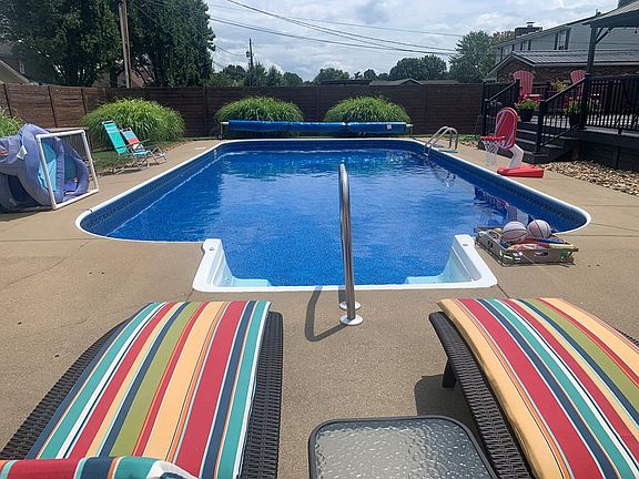 2nd image of 2235 Woodcrest Dr