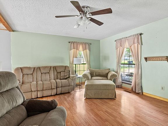 4th image of 114 Elm St
