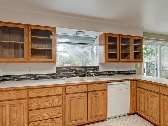 2nd image of 1723 NE 5th Ave