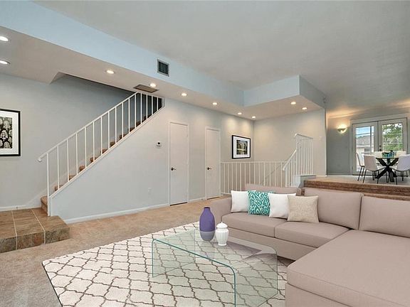 4th image of 176 E Davis Blvd