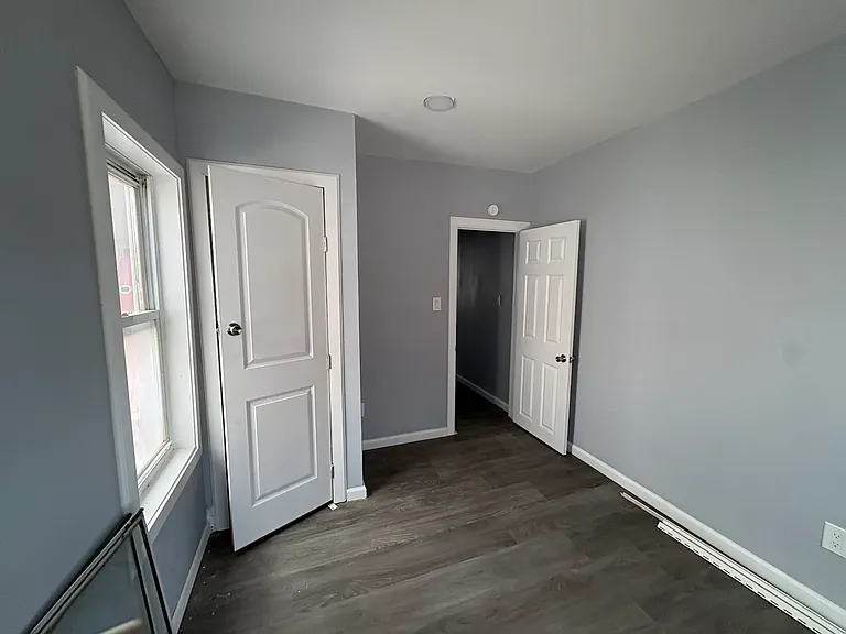 409 W Market St — Photo 5