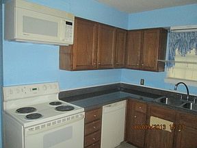 2nd image of 1606 Hillsdale St