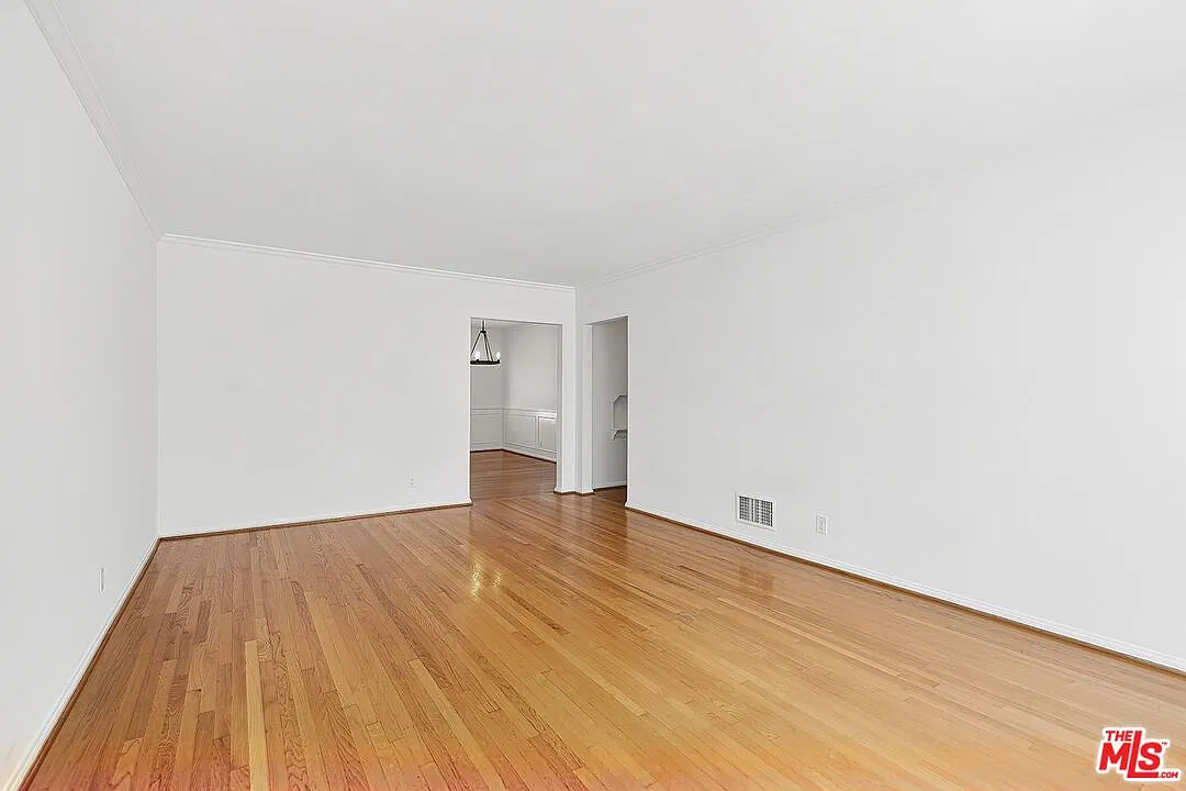 2 bed, 1.0 bath, 1169 sqft, $2,795 — Photo 2