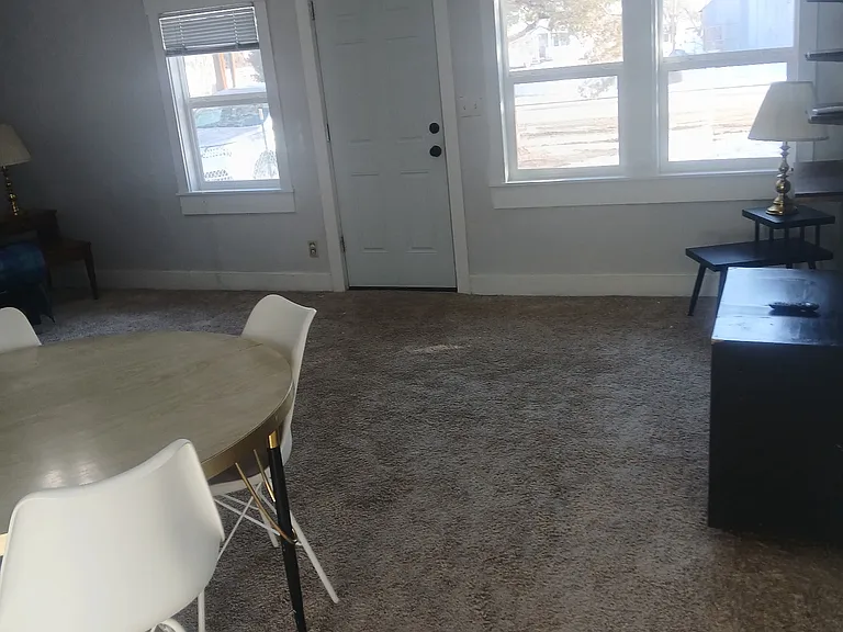 513 S Saint Charles St #B — Photo 2