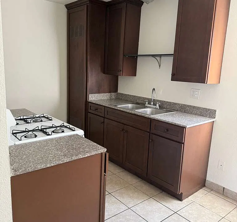 Country Club West Apartments