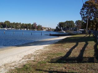 425 Shore Dr, Edgewater, MD 21037