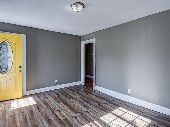 3rd image of 2021 Rose Ln