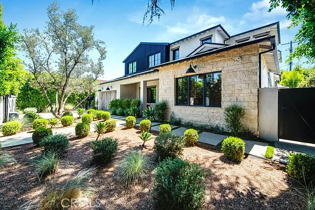 5 bed, 4215 sqft, $19,995 — Photo 2