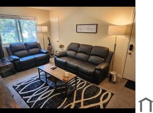 9716 Mountain Blvd APT 4, Oakland, CA 94605