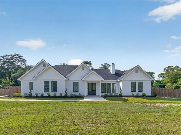38113 Julia Dr, Pearl River, LA 70452