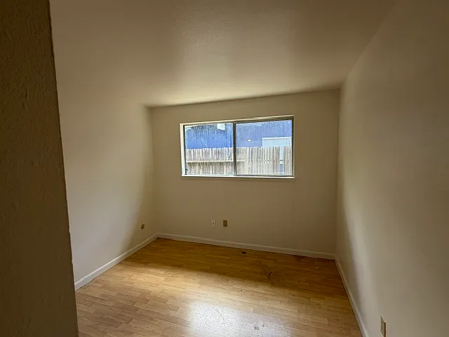 807 Radcliffe Dr — Photo 7