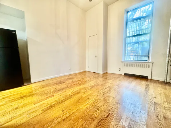 260 West 135th Street image 4 of 6