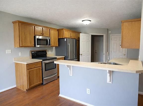 3rd image of 2957 Turfway Dr