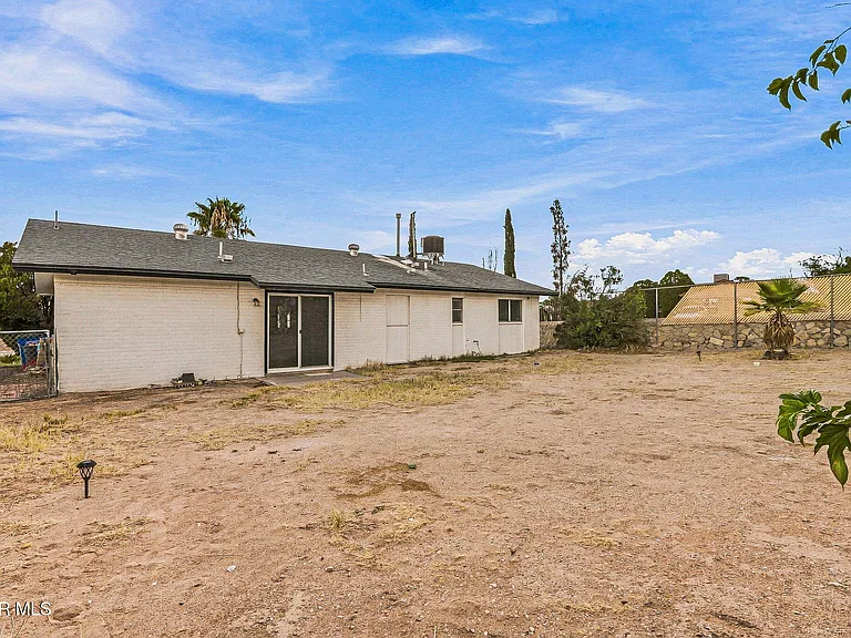 11524 Meadowbrook Dr — Photo 32