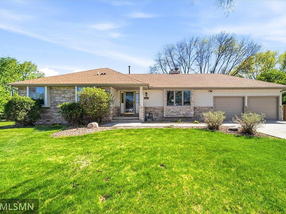 1st image of 16982 Weaver Lake Dr