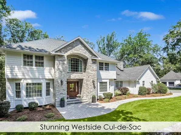 22 Jacob Rd, Township Of Washington, NJ 07676