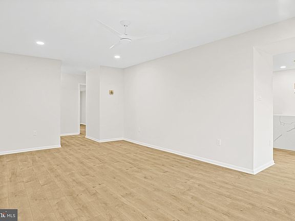 4th image of 9725 Kings Crown Ct APT 101