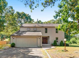 32 Roberts Rd W, Shirley, NY 11967