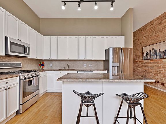 5th image of 1631 S Michigan Ave APT 310