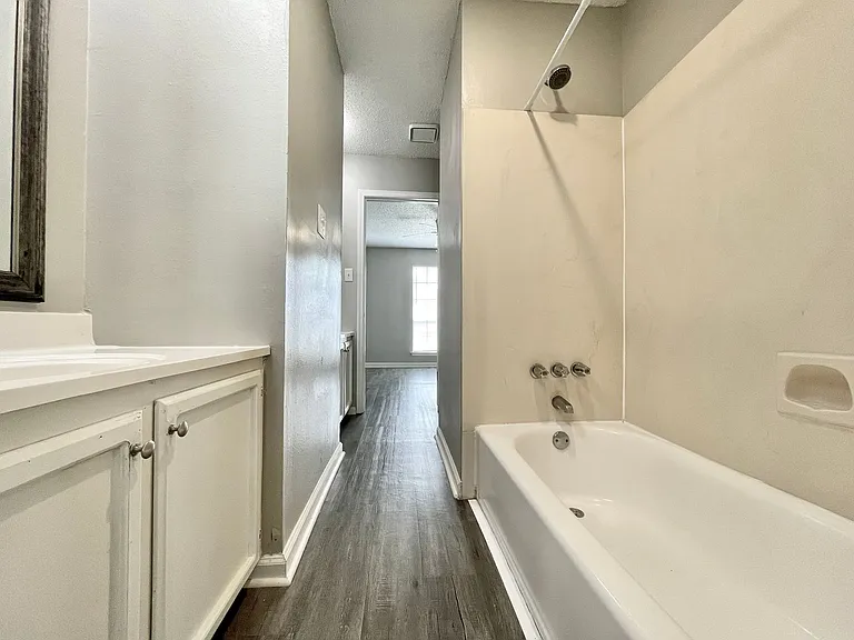 12025 Roddy Rd — Photo 11