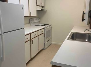 137 Damon Rd #R, Northampton, MA 01060