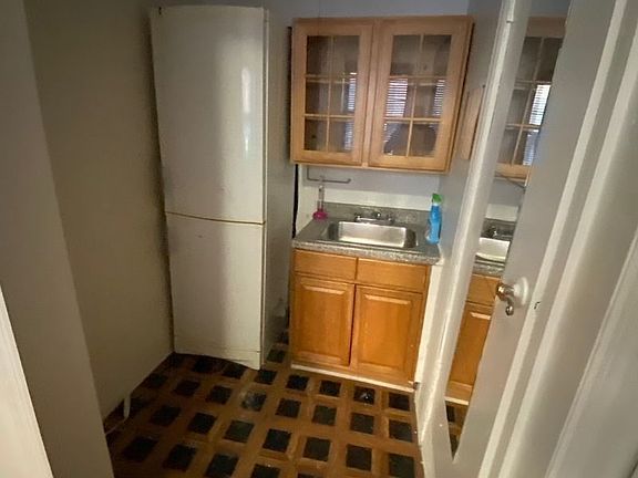 4th image of 1708 Lexington Ave #2AA