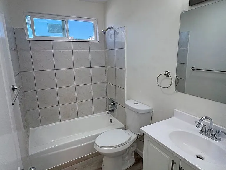 650 Linden Ave — Photo 11