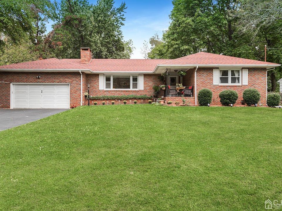 1st image of 34 Patton Dr