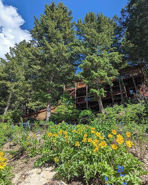 1st image of 585 Matterhorn Dr #1