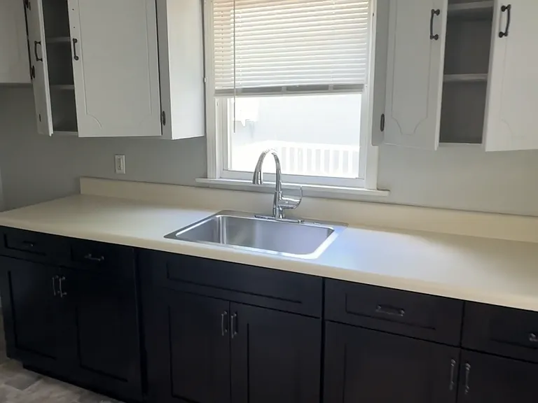 55 Oak St — Photo 9