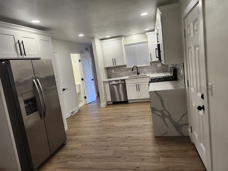 408 Elm St — Photo 12