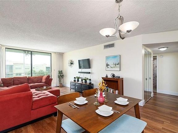 2nd image of 1810 N Lauderdale Ave #Apt