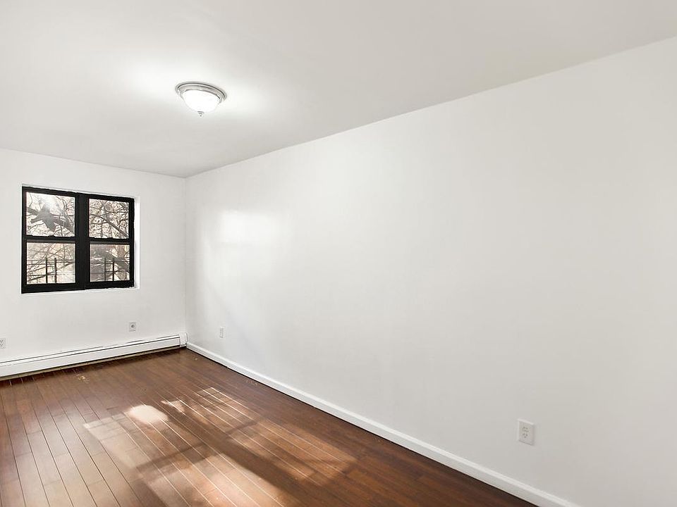 2nd image of 407 Kosciuszko St #3