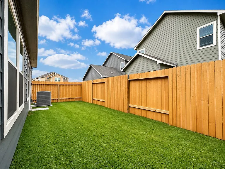8018 Fijian Cypress Dr — Photo 31