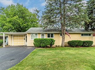 1417 N Wilke Rd, Arlington Heights, IL 60004