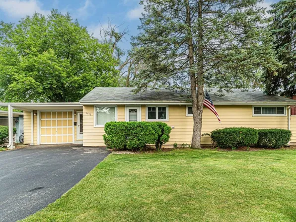 1417 N Wilke Rd, Arlington Heights, IL 60004
