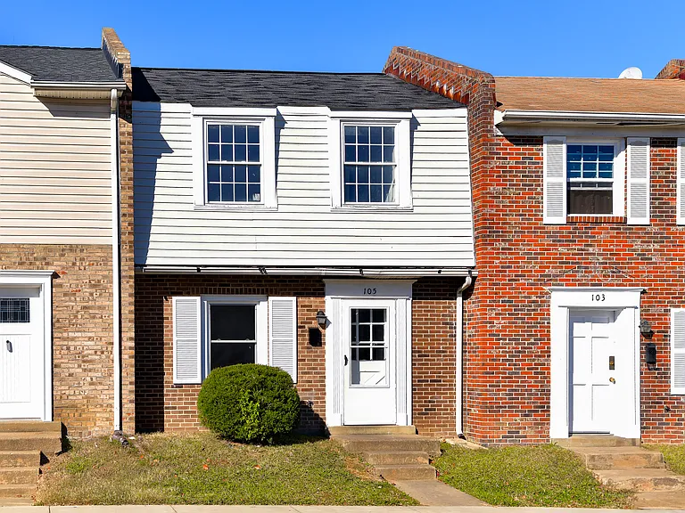 105 Hughey Ct — Photo 1