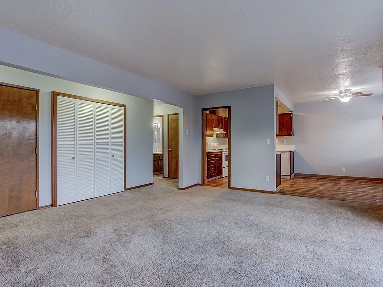 French Chateau Apartments — Photo 11