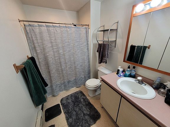 5th image of 723 10th St N #723