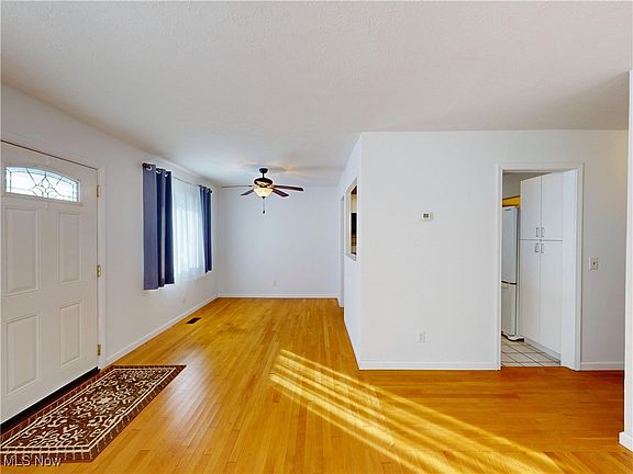 3rd image of 7561 Lake Rd